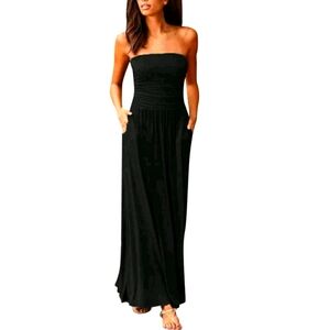 Women BLACK strapless dress with pockets.